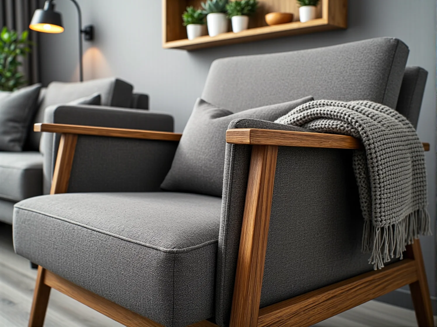 Wąski fotel uszak typu slim idealny do niewielkich mieszkań i kawalerek